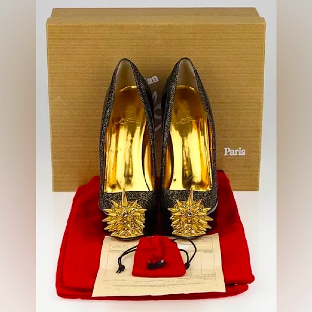 CHRISTIAN LOUBOUTIN
Black/Gold Lady Glitter Asteroid 160 Pumps Size 8 / 38.5 🔥🔥
